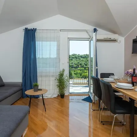 Apartment Near The Center/beach
