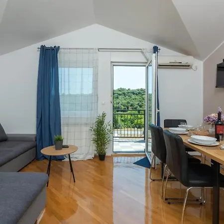 Apartment Near The Center/beach