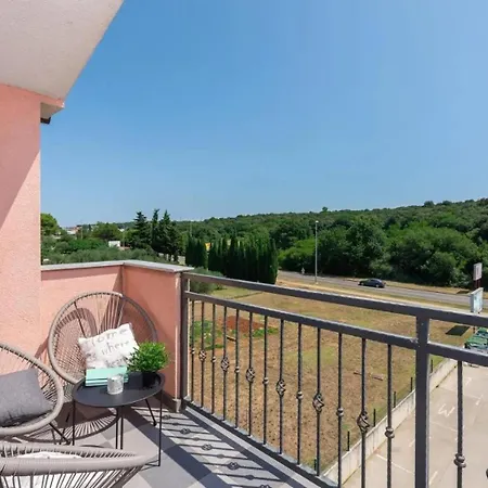 Apartment Near The Center/beach
