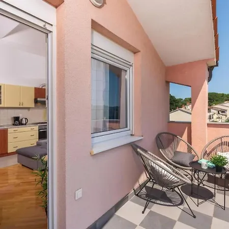 Apartment Near The Center/beach